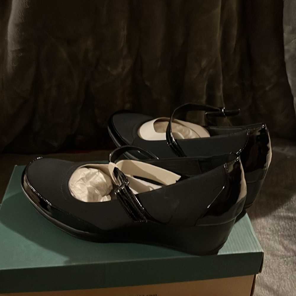 Clarks Women's Black Mary Jane Heels - Picture 4 of 5